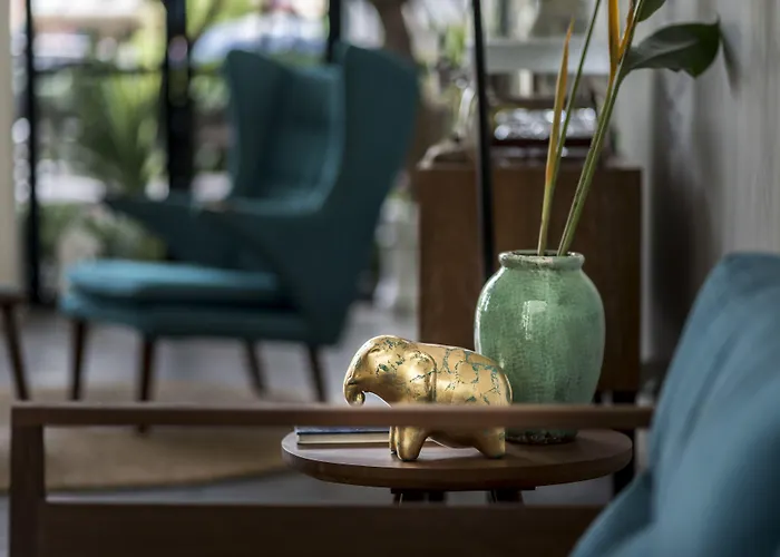 The Aviary Hotel 4*