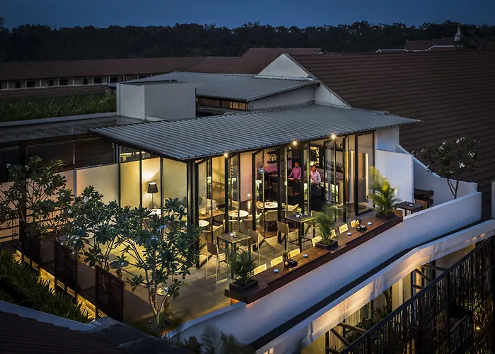 The Aviary Отель 4*