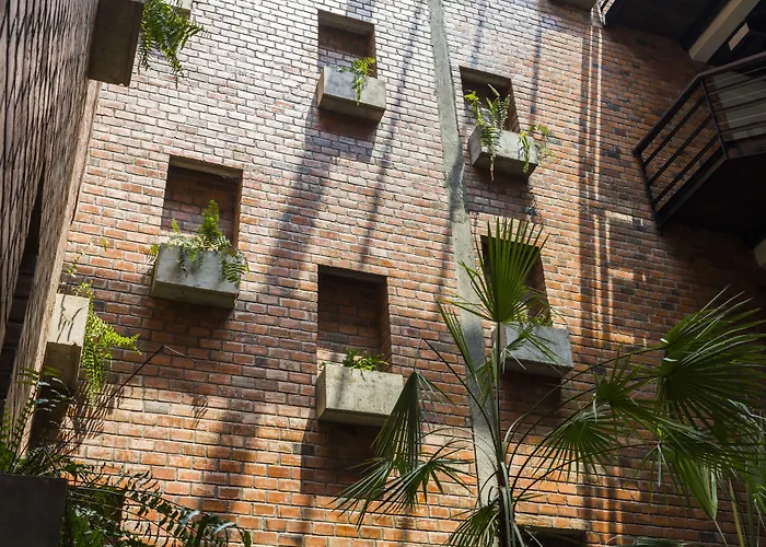 Hotel The Aviary