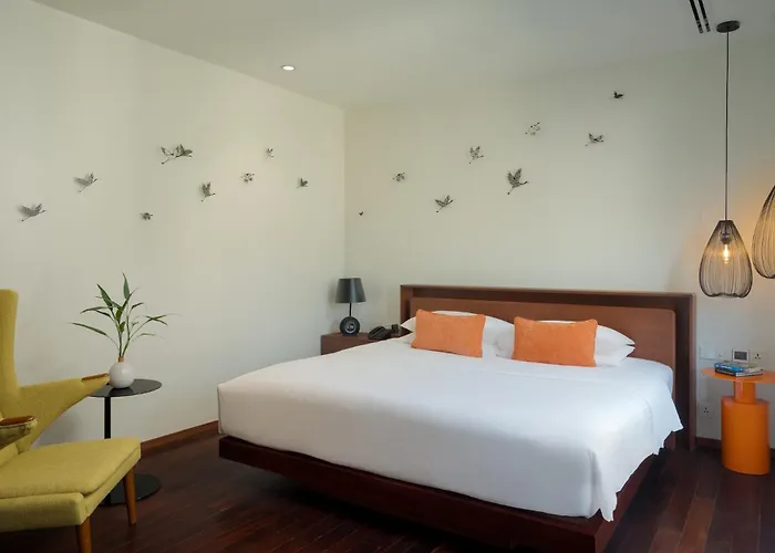 The Aviary Hotel 4*