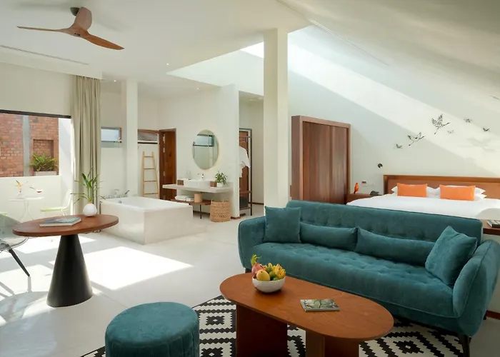 The Aviary Отель 4*